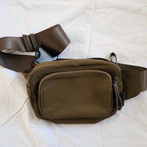 Carta Green Fanny Pack NWOT